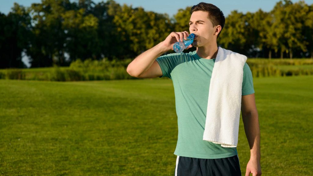 Golf-Towel-on-LifeHack