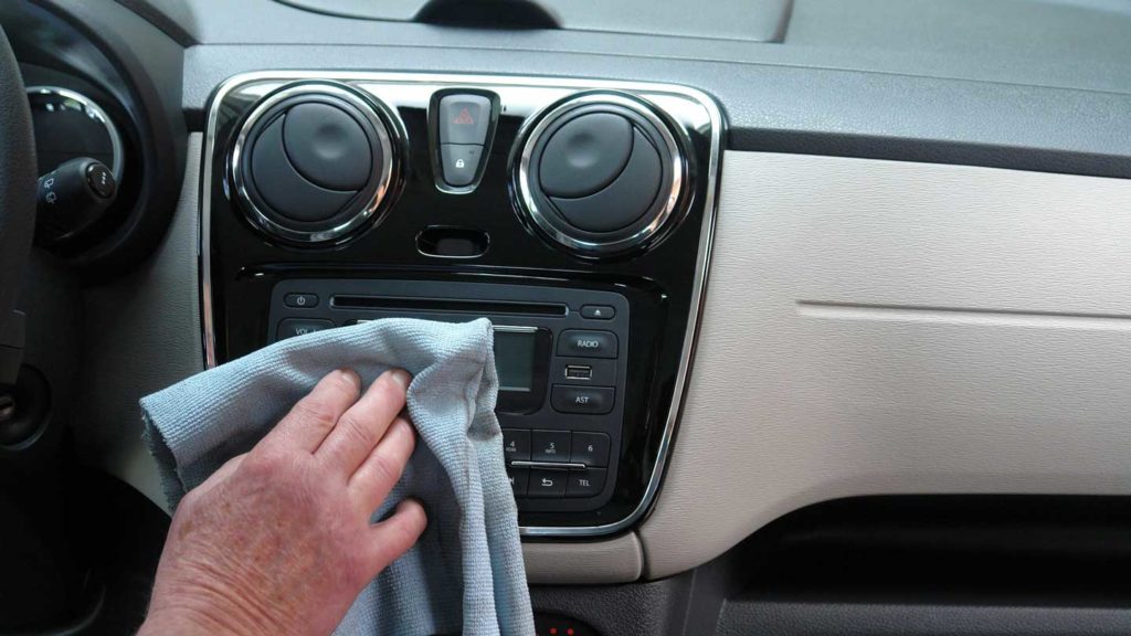 Tips-for-Cleaning-Your-Car-Interior-to-Refresh-the-Ride-on-lifehack