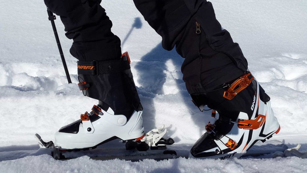 Useful-Tips-to-Select-the-Best-Ski-Boots-for-You-on-LifeHack