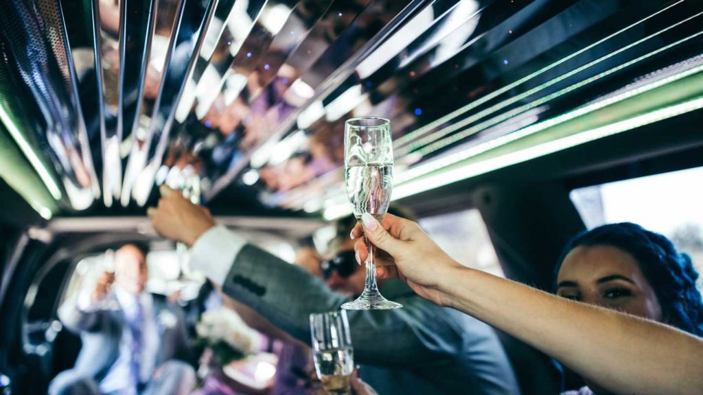 Tips-to-Hire-a-Limo-for-Corporate-Party-around-Chicago-on-lifehack