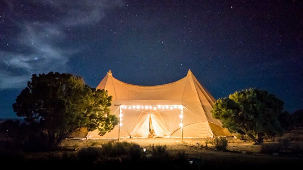 Six-Advantages-of-Renting-a-Tent-for-Any-Outdoor-Party-on-lifehack