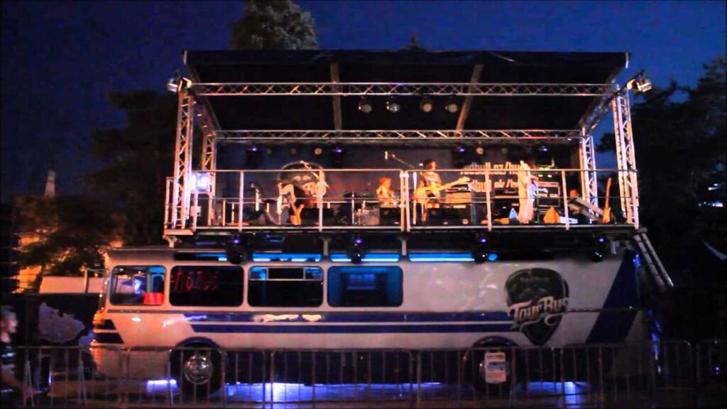 Party-Bus-Paradise---Limousine-Party-Bus-Rental-Wonders-on-lifehack